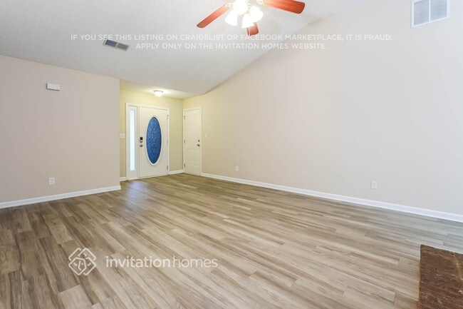 Photo - 303 Peachtree Cir