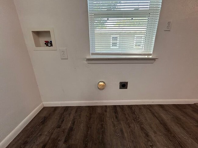 Photo - 706 Sunny Ln