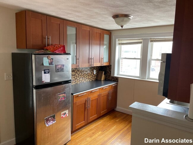 Building Photo - 38 Day St