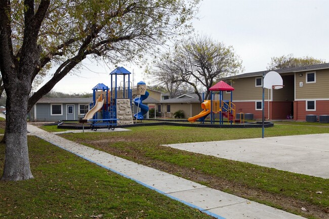 Photo - 5635 W César E Chávez Blvd