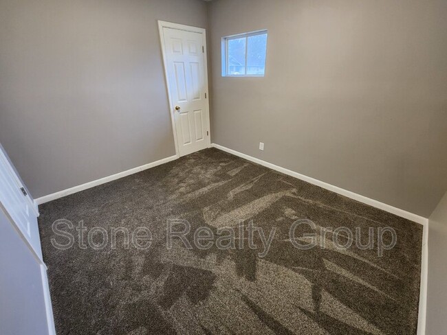 Photo - 902 E Marley Dr