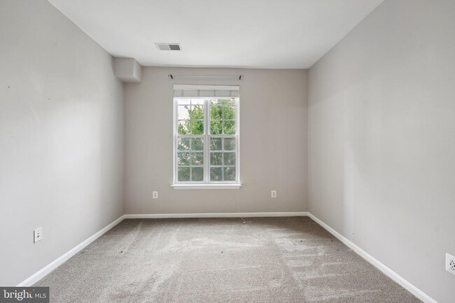 Photo - 21216 McFadden Square Unit 206