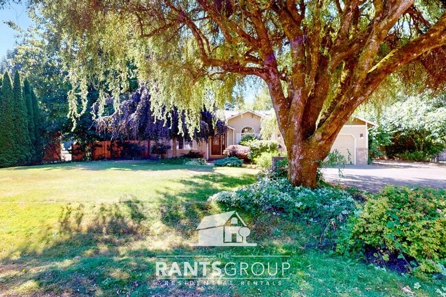Building Photo - Lovingly cared for 3-bedroom, 1.75-bath ra... Rental