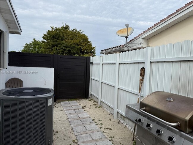 Photo - 9370 SW 57th Terrace Unidad 0