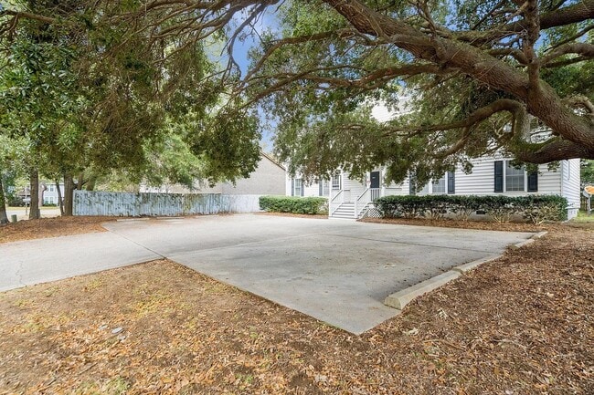 Photo - 6 Commercial Row Unit B