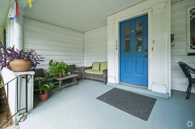Building Photo - 124 Midland Ave Unit 2 Rental