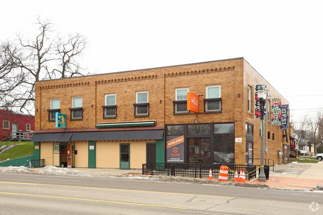 Willis Apartments