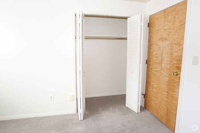 Bedroom Closet