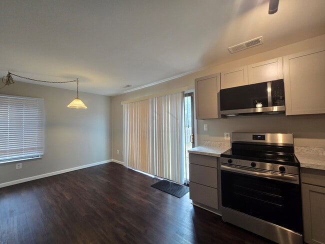 Photo - 23568 Lahser Rd