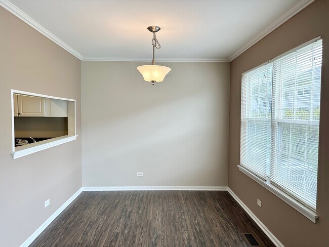 Photo - 693 Savannah Ln