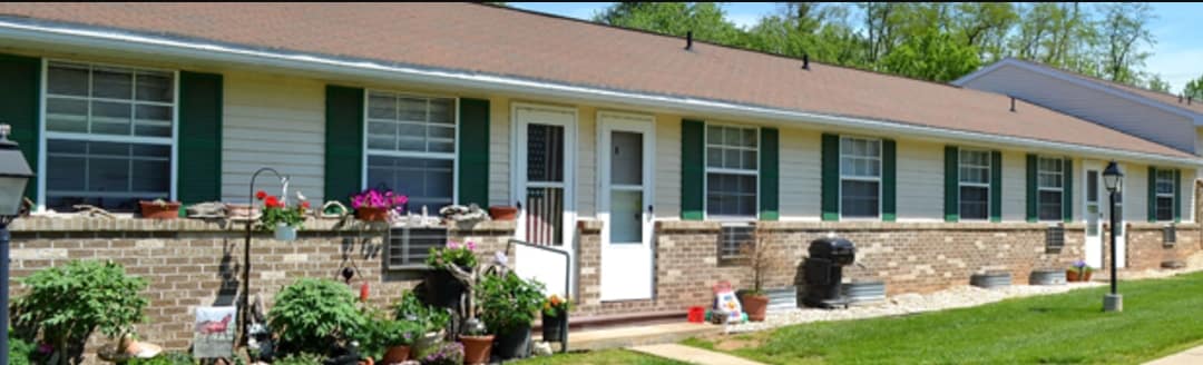 Maple Village - Maple Village Apartments
