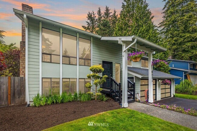 Photo - Oversized 4 Bedroom 3 Bathroom Home- Picni...