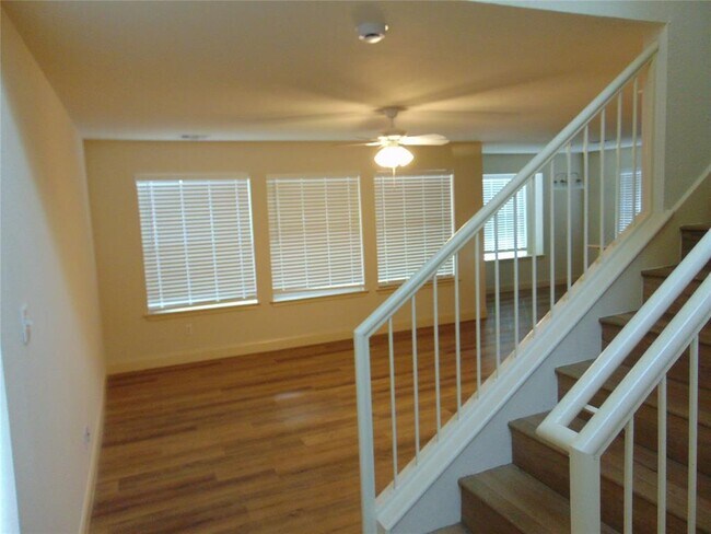 Photo - 11611 James B Connolly Ln