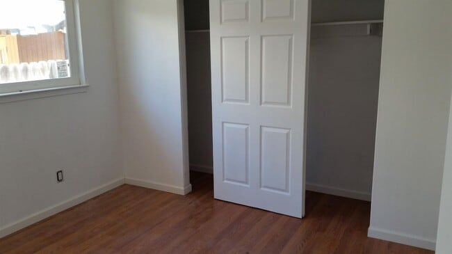 444-444 Harding Ave Unit 440 Harding Ave