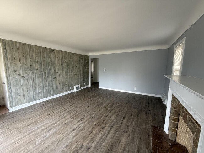 Photo - 1410 Bradley Ave