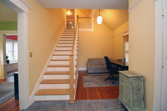 Photo - Delightful Remodeled Alberta Arts 3 Bed/2 ...