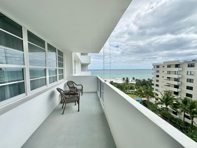 Photo - Furnished Studio for Rent in the iconic oceanfront Decoplage Condominium: where the ocean meets L...