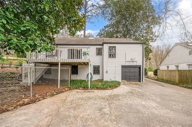 Photo - 4300 Rickenbacker Way NE