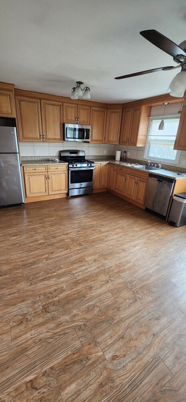 Photo - 24 Harrison Ave Unidad 2nd Floor