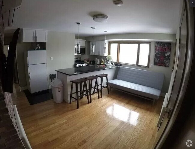 Building Photo - 230 Brookline St Rental