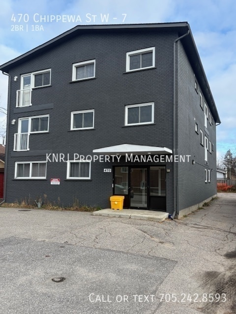 Building Photo - Large Two Bedroom Apartment (Third Floor) Unit 7
