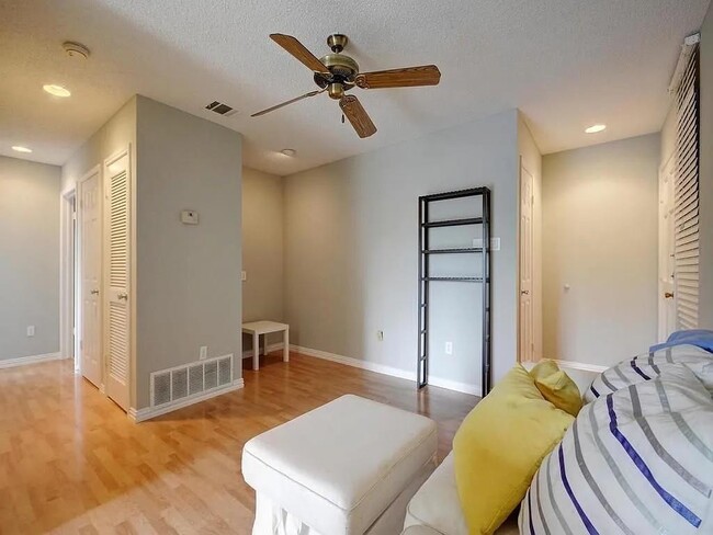 Photo - 2409 Leon St Unit 207