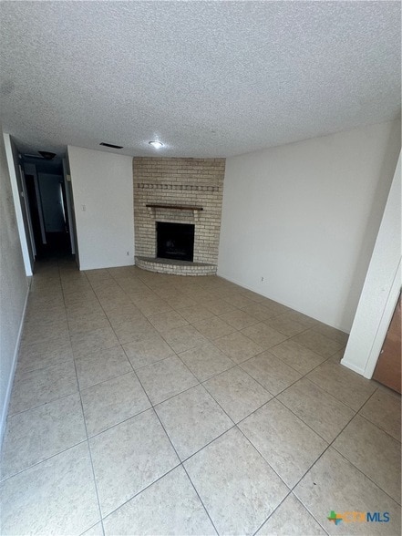 Photo - 213 Versailles St
