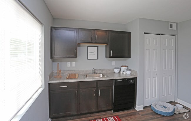 2BR, 2BA - 668 SF - Patriot Derby (FKA Vesta Derby Oaks)