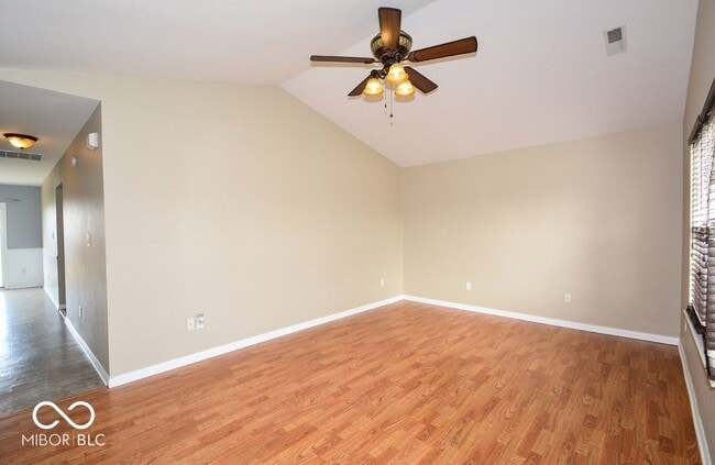 Photo - 1994 Falcon Ct