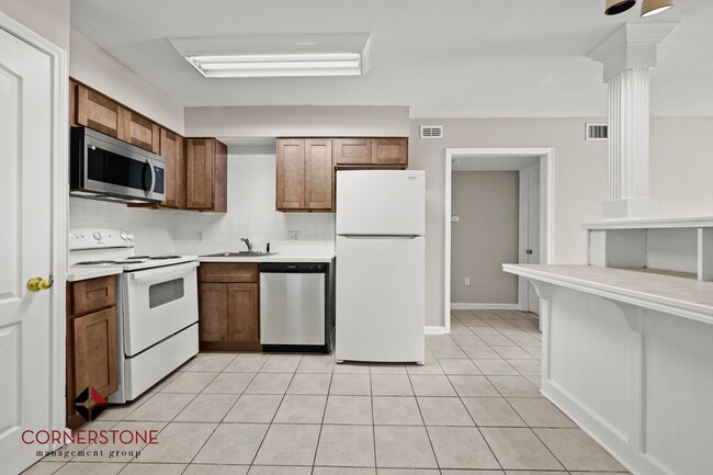 Photo - LOCATED MINUTES FROM LSU BASEBALL/FOOTBALL FIELD! 2 BED, 1 BATH!