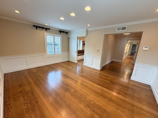 Photo - 831 Columbia Dr