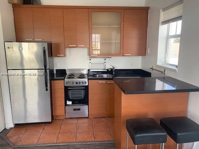 Building Photo - 1244 Pennsylvania Ave Unit 306