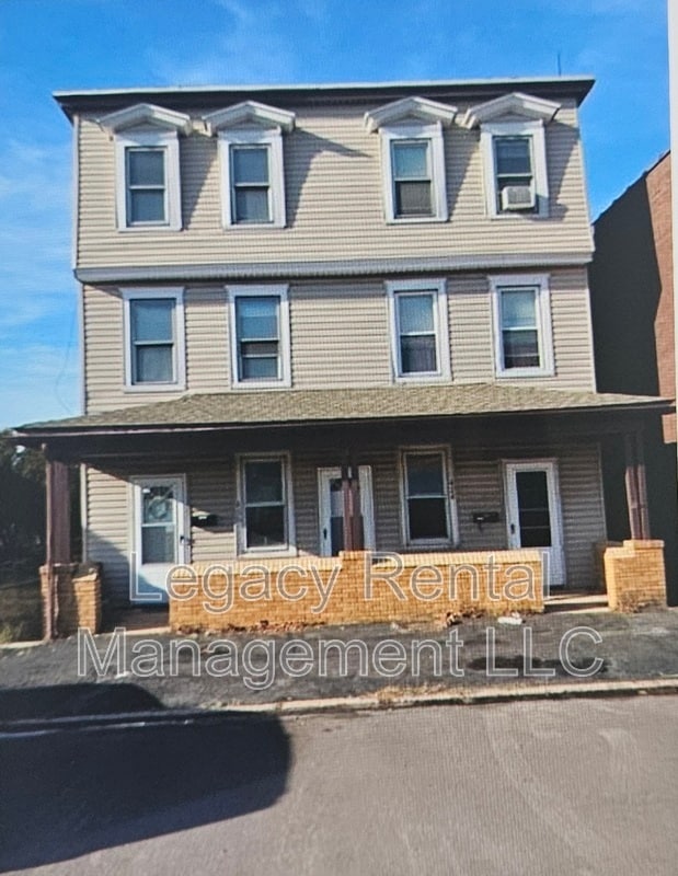 Photo - 424 S Poplar St