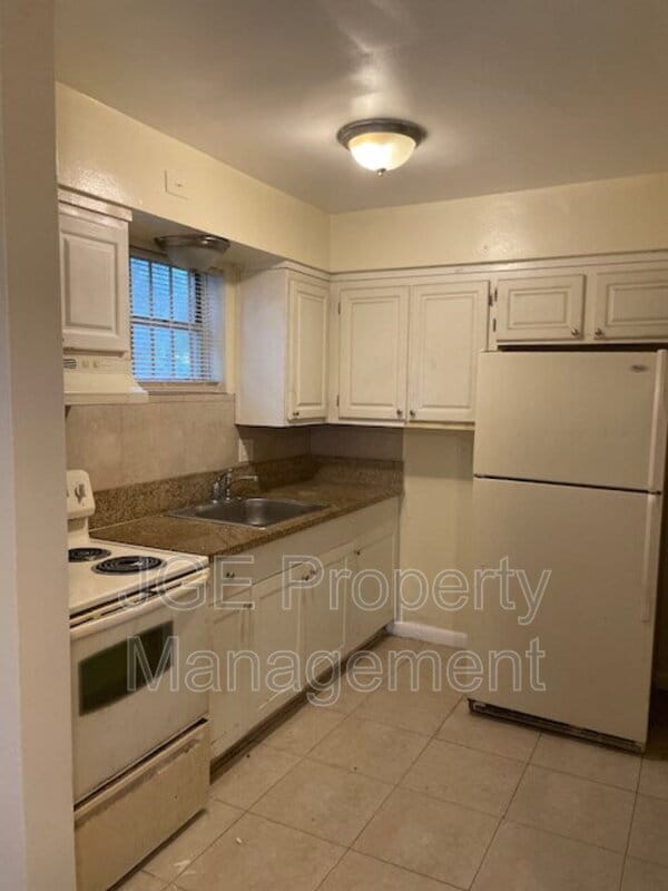 Photo - 2701 NW 12th Ct Unit Apt 1