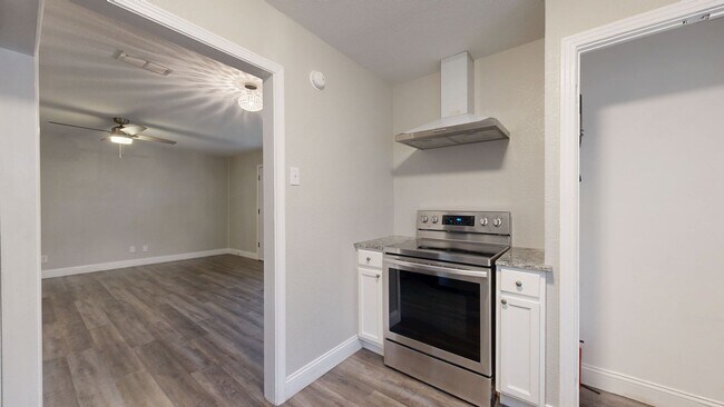 Photo - PRICE IMPROVEMENT NOW ONLY $995!!!