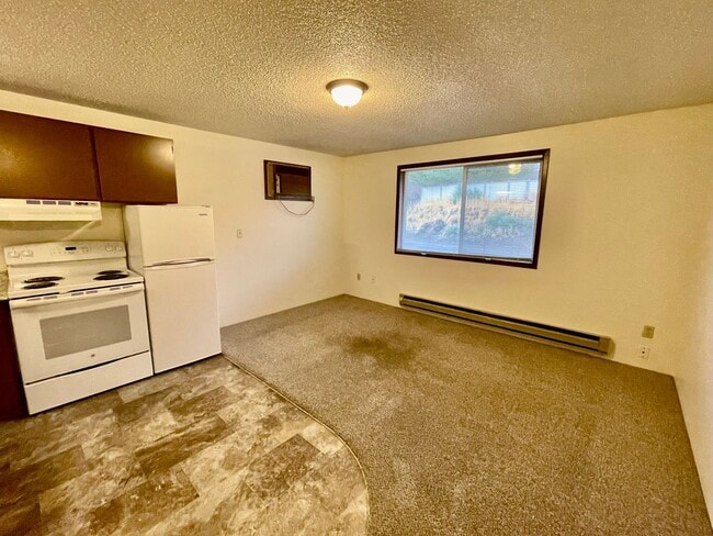 Photo - Convenient Location and Comfortable Living Unidad C3