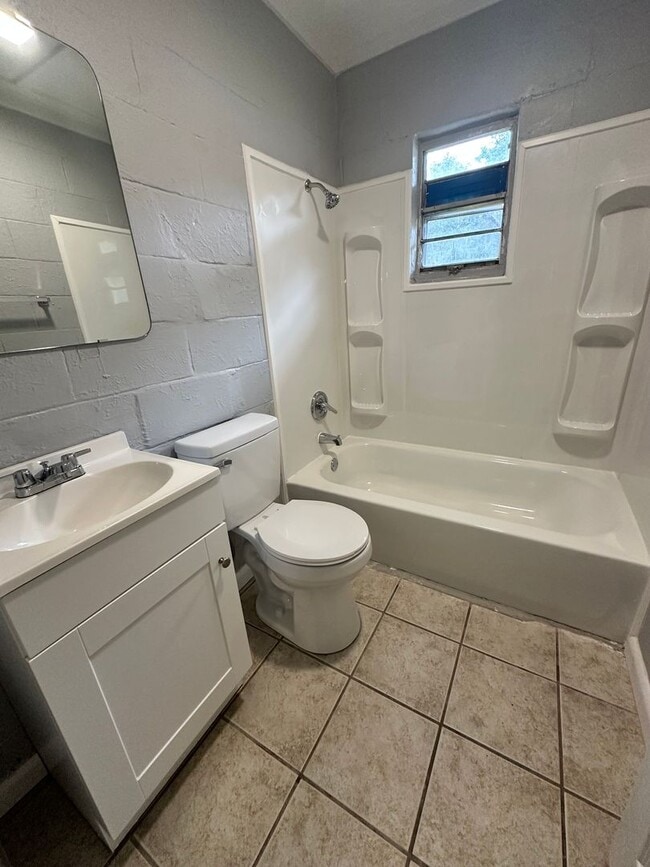 Photo - Stinson Unit B