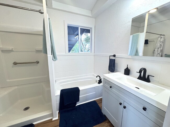 Photo - "Charming 3-Bed, Renovated Convenience on Ainaola Drive in Hilo!"