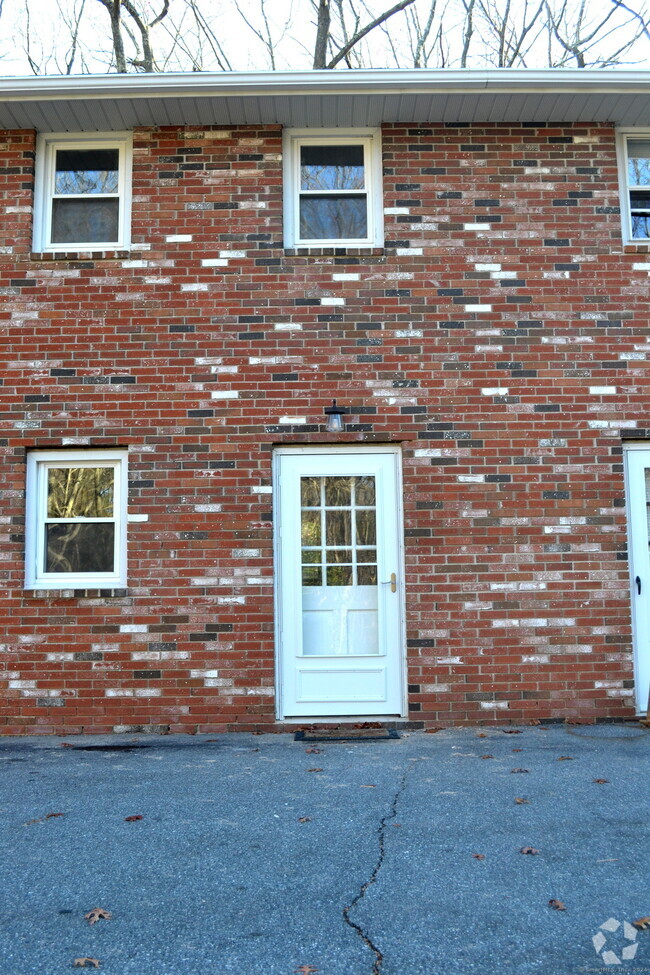 Building Photo - 3 Rathbun Rd Unit APT 2