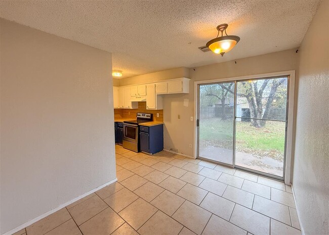 Photo - 733 W Perry Dr