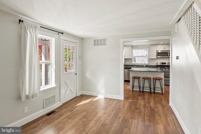 Photo - 2201 Alvin Ave