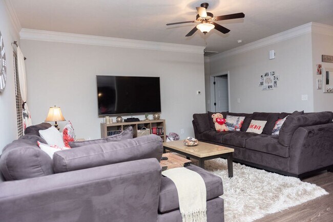 976 Burlington Dr
