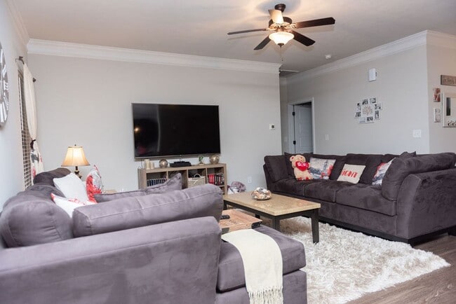 Photo - 976 Burlington Dr