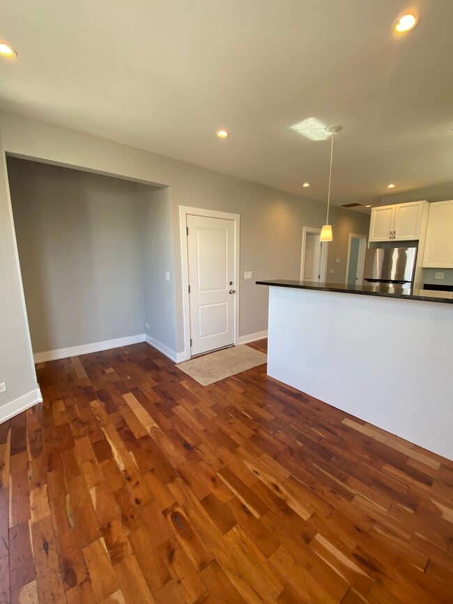 Photo - 3633 W Palmer St Unidad 2