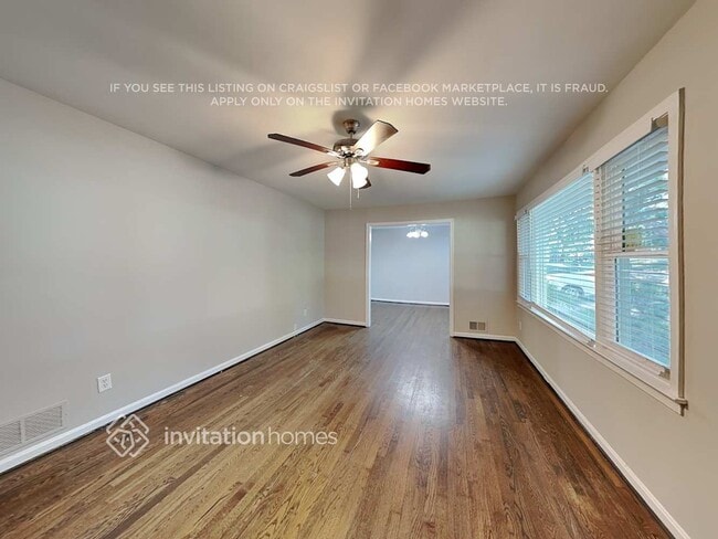 Photo - 3439 Alcan Way