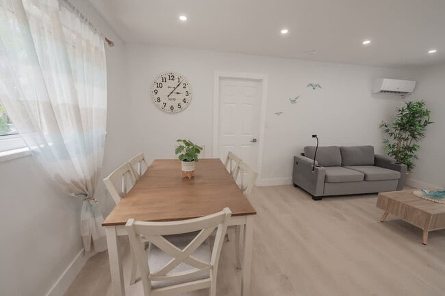 Photo - 312 Elm St Unit SI ID1547732P