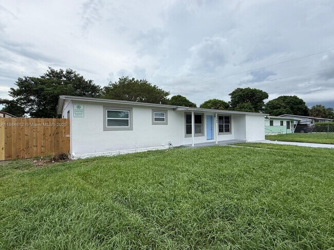 Photo - 3440 NW 4th St