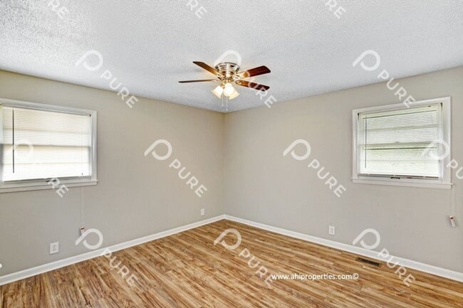 Photo - 4729 Bluehaven Dr NW