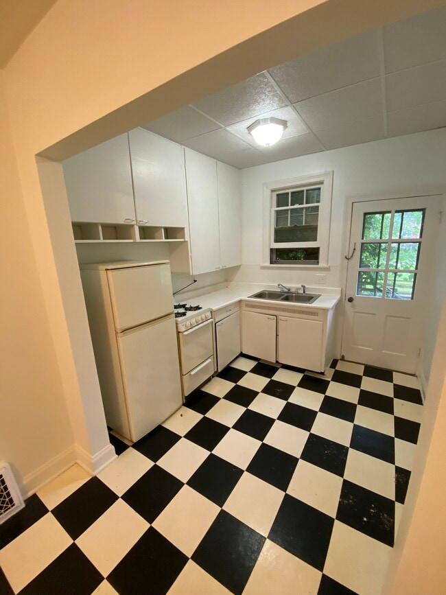 Photo - 450 Chestnut St Unit 1