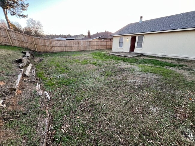 Photo - Nice 3 Bed 2 Bath 2 Car Garage Home, Total Electric